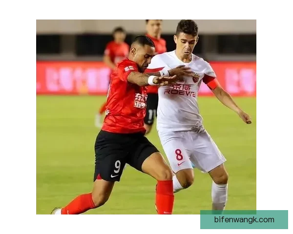 恒大与上港激战回顾 中超巅峰对决引发球迷热议